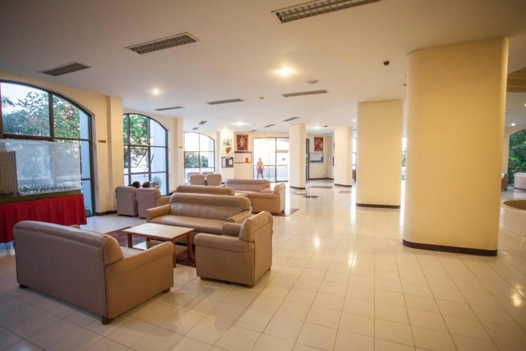 Pattaya Seaside Balcony/Beach Front/4 Peoples Na Chom Thian Extérieur photo